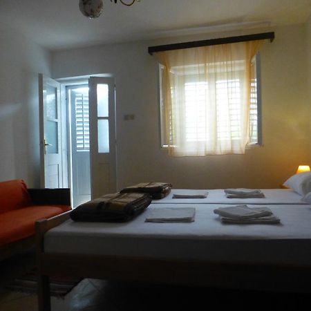 Guesthouse Bracanović Hvar Town Eksteriør billede