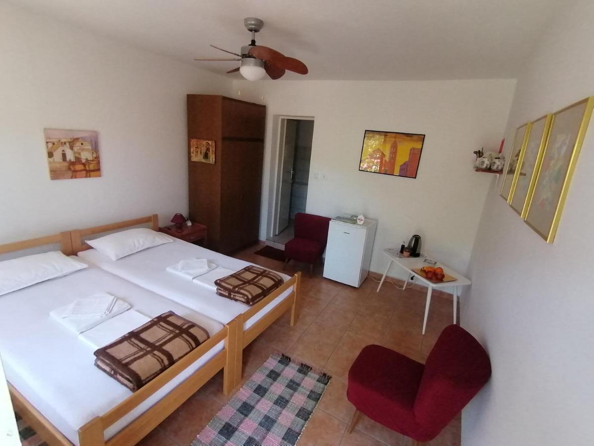Guesthouse Bracanović Hvar Town Eksteriør billede