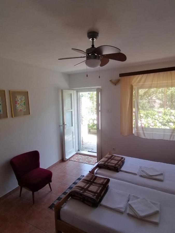 Guesthouse Bracanović Hvar Town Eksteriør billede