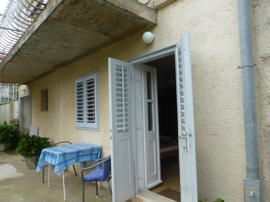 Guesthouse Bracanović Hvar Town Eksteriør billede