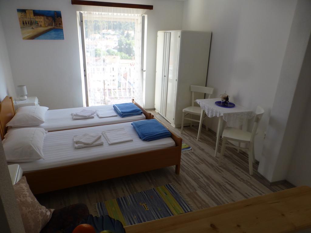 Guesthouse Bracanović Hvar Town Eksteriør billede