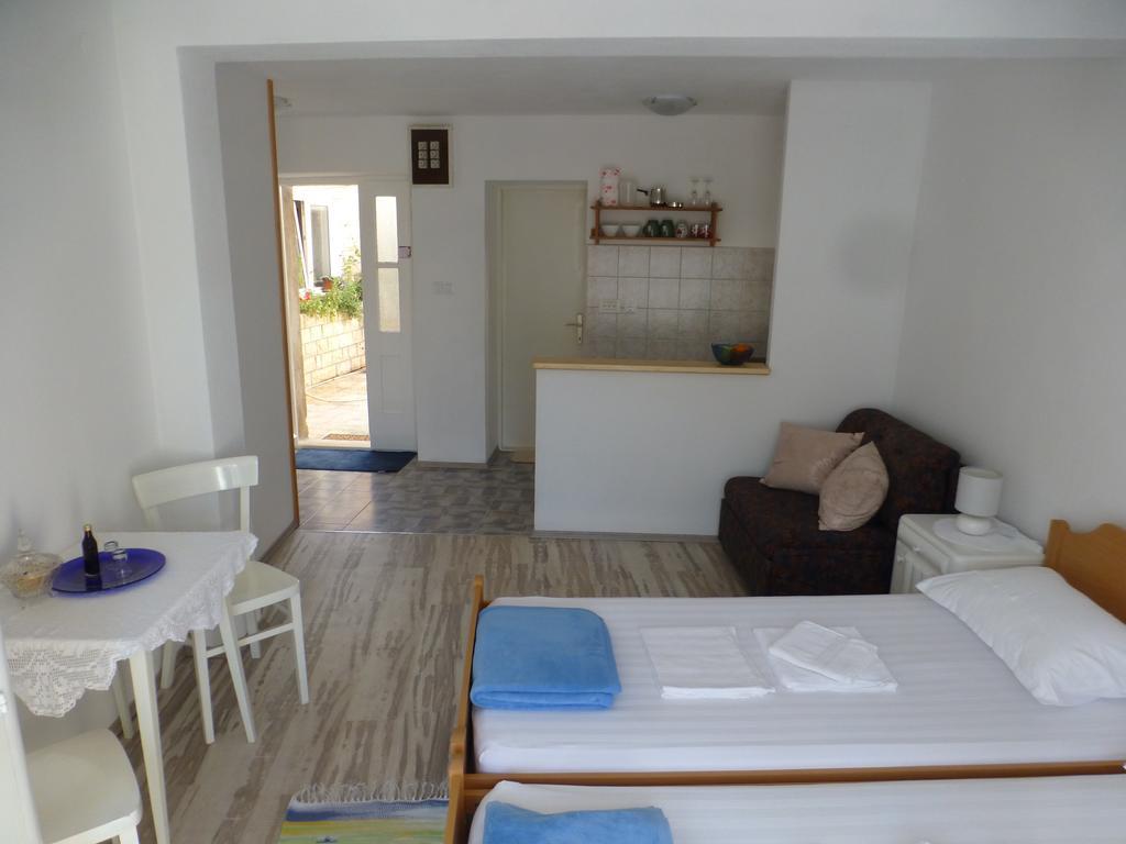 Guesthouse Bracanović Hvar Town Eksteriør billede